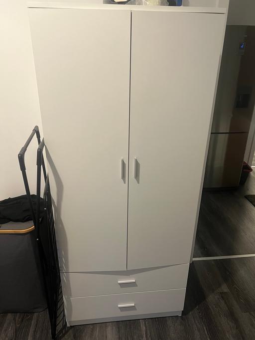 Buy & Sell Hillhouse Industrial Estate South Lanarkshire - Photos for 3 months used wardrobe like new