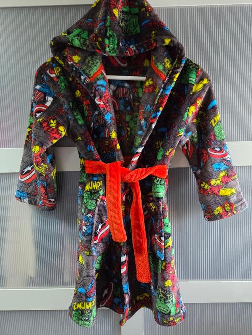 Buy & Sell Weston Point Halton - Photos for Age 7-8 GEORGE MARVEL dressing gown