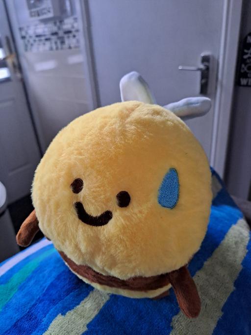 Buy & Sell Gleadless Valley Sheffield - Photos for new giant bumble bee soft toy