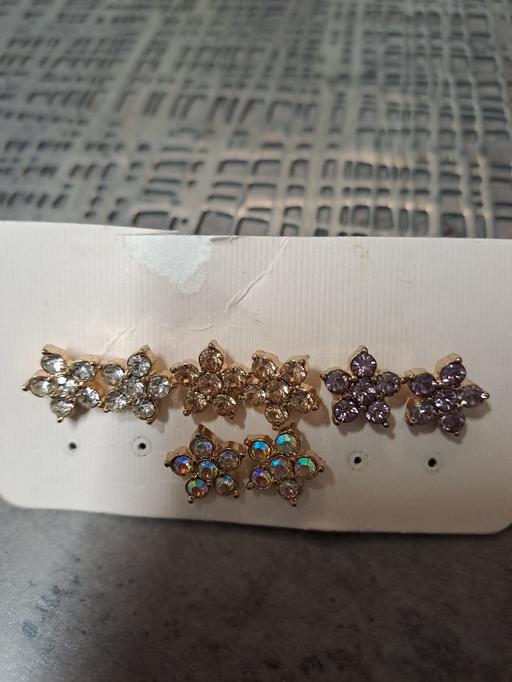 Buy & Sell Gleadless Valley Sheffield - Photos for 4 pairs glizy earings