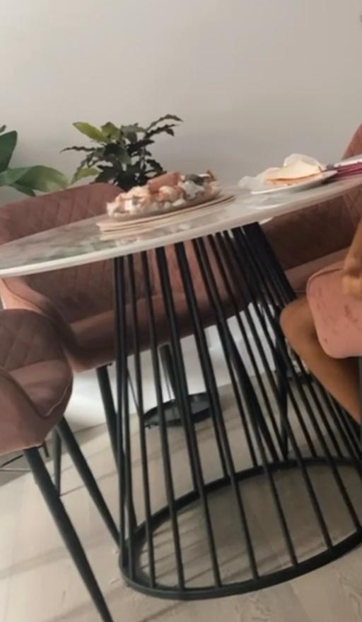 Buy & Sell Soho Central London - Photos for Round dining table faux marble