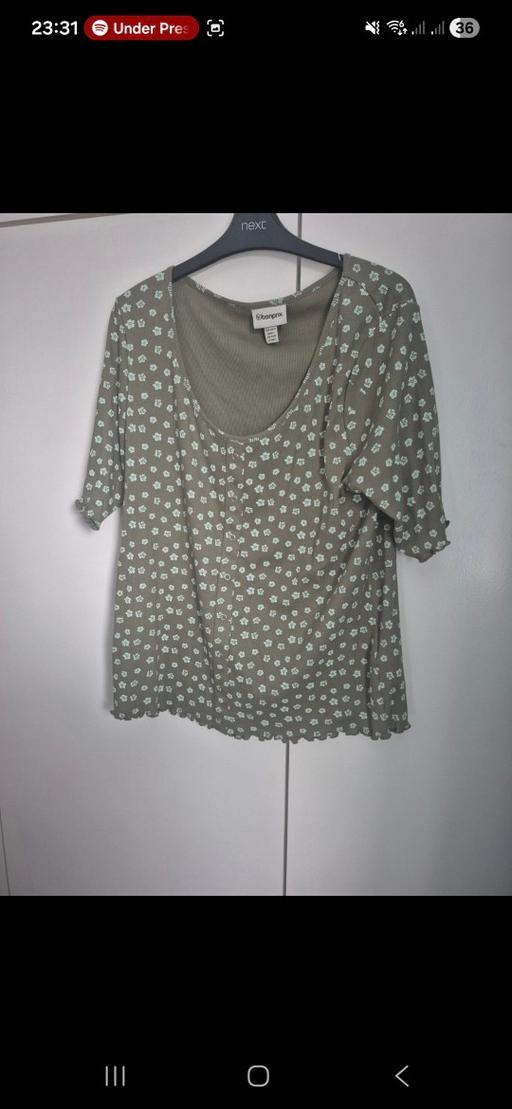 Buy & Sell Plympton Plymouth - Photos for womens patterned tshirt