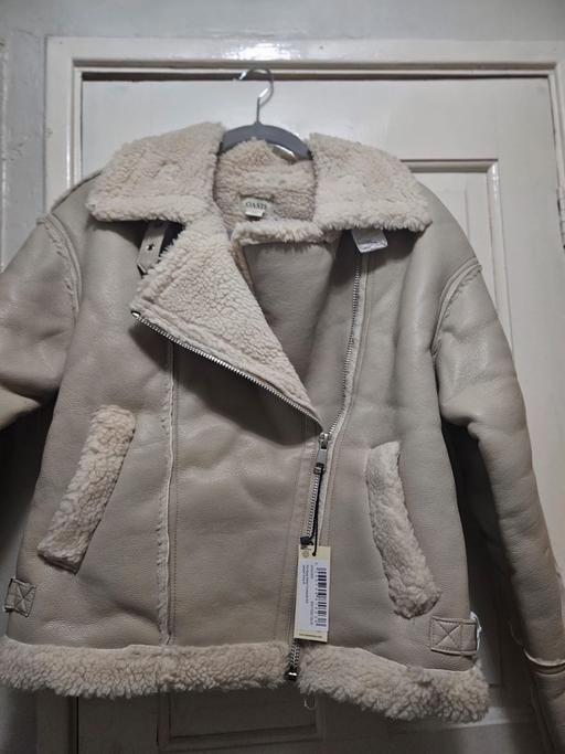 Buy & Sell Leagrave Luton - Photos for Beige Jacket Lined with Faux Fur
