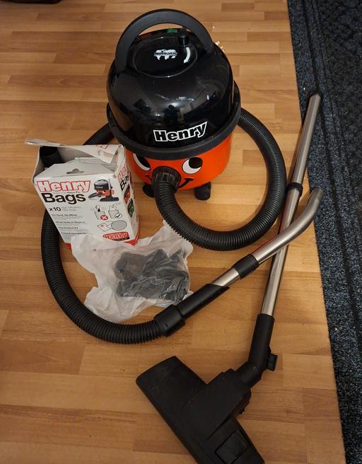 Buy & Sell Idle Bradford - Photos for Henry vacuna cleaner