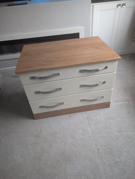 Buy & Sell Essington Wolverhampton - Photos for chest of drawers