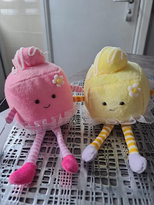 Buy & Sell Park Hill Sheffield - Photos for 2x softy French fancy s