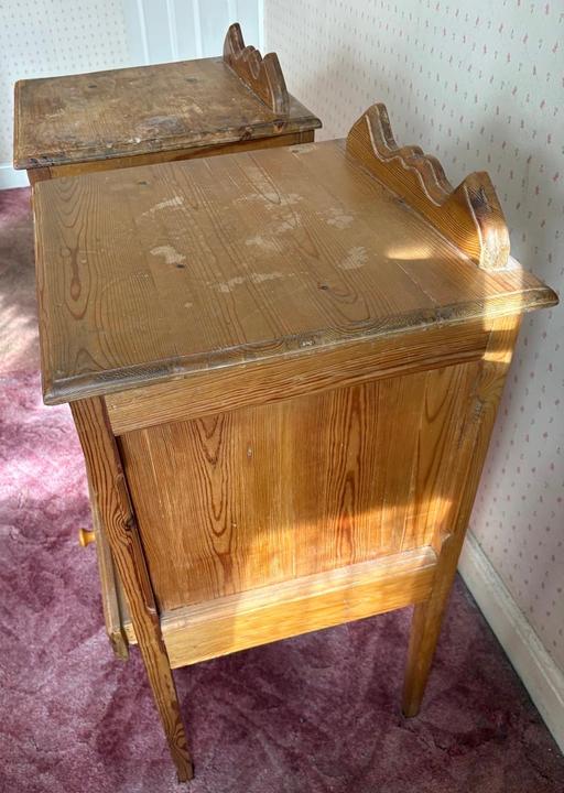 Buy & Sell Wolverhampton West Midlands - Photos for vintage pair of pine bedside cabinets