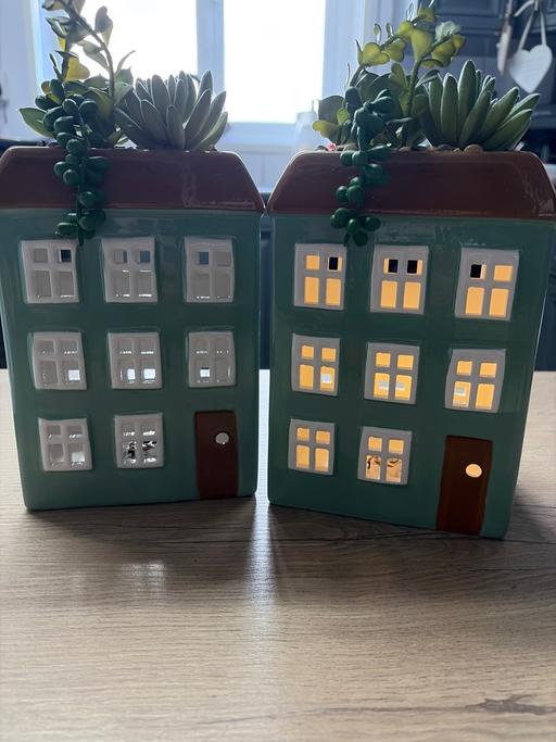 Buy & Sell Duckmanton Chesterfield - Photos for Home reflections set of 2 pre lit houses