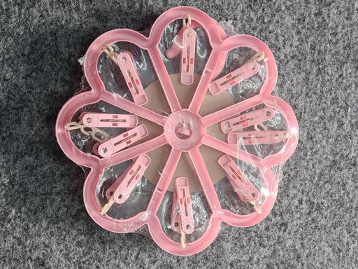 Buy & Sell Yardley Birmingham - Photos for 10-Piece Flower Shape Hanging Peg Set