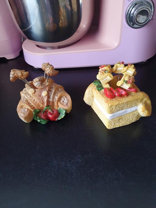 Buy & Sell Upper Gornal Dudley - Photos for ornamental cakes & picks set x 2