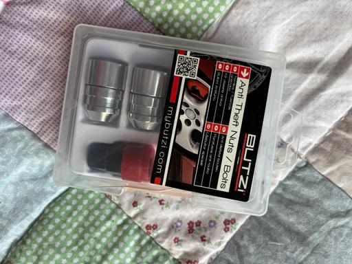 Vehicles Mappleborough Green Stratford-on-Avon - Photos for Car wheel locking nuts like new