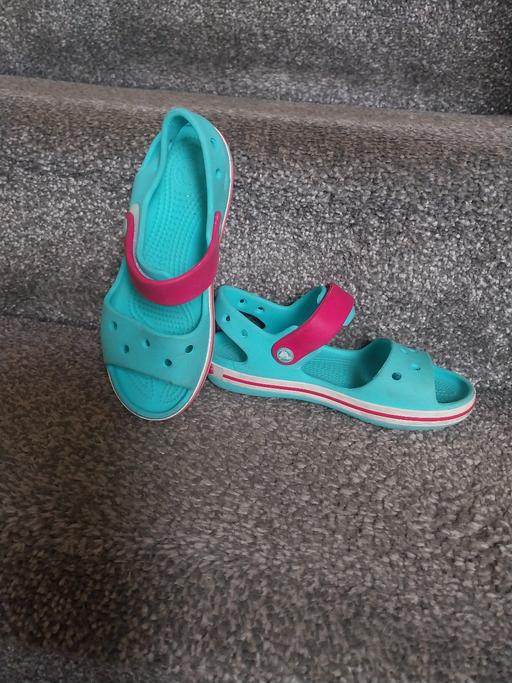Buy & Sell Essington Wolverhampton - Photos for Girls Genuine Croc Sandals