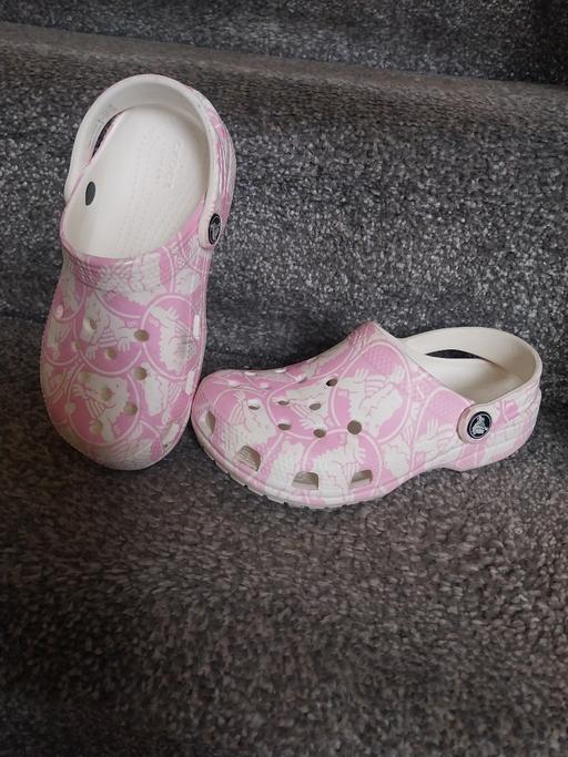 Buy & Sell Essington Wolverhampton - Photos for Girls Genuine Crocs
