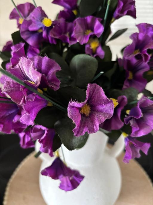 Buy & Sell Bartley Green Birmingham - Photos for Vase of flowers