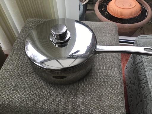 Buy & Sell Essington Wolverhampton - Photos for Metal saucepan 8 inch