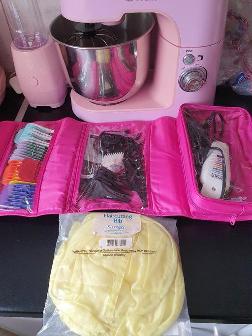 Buy & Sell Upper Gornal Dudley - Photos for hair clipper set WAHL & hair cutting bib