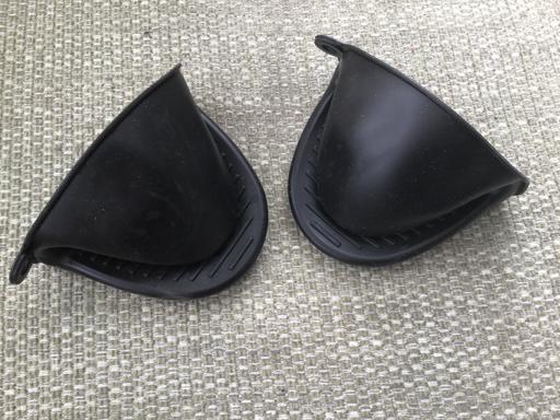 Buy & Sell Essington Wolverhampton - Photos for Silicone oven mitts