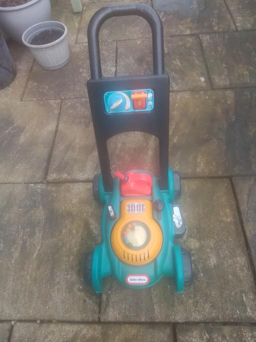 Buy & Sell Streetly Walsall - Photos for LITTLE TRIKES LAWN MOVER