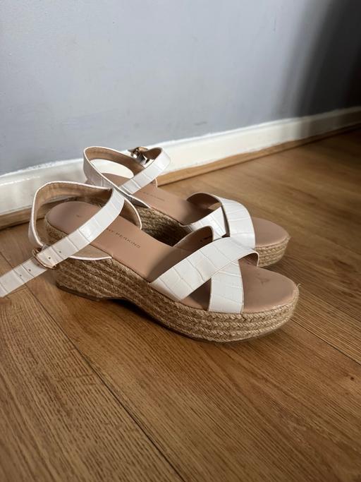 Buy & Sell Birchills Walsall - Photos for Ladies white wedges size 6