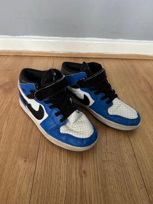 Buy & Sell Premier Business Park Walsall - Photos for Bots trainer (copies) size 2