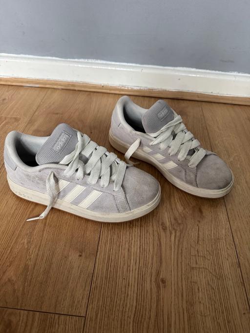 Buy & Sell Premier Business Park Walsall - Photos for Boys suede adidas trainer size 3