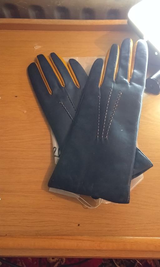Buy & Sell Cann Hall East London - Photos for ladies leather gloves