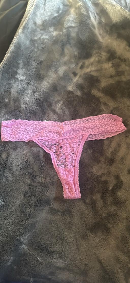 Buy & Sell Woodside Estate Central Bedfordshire - Photos for Thongs