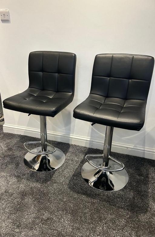 Buy & Sell Healey Rochdale - Photos for 2 Bar stools