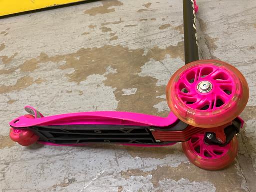 Buy & Sell Surrey Quays South East London - Photos for Children’s pink scooter