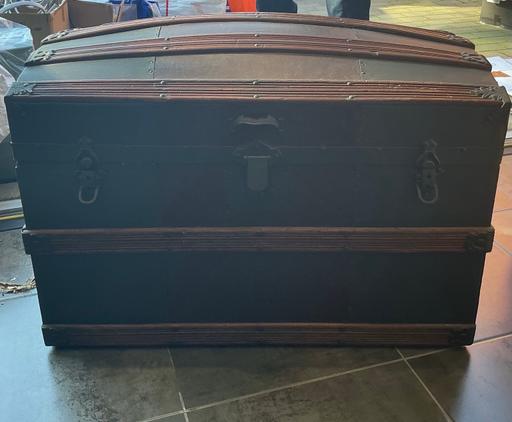 Buy & Sell New Tupton Chesterfield - Photos for Vintage Restored large Wooden Chest