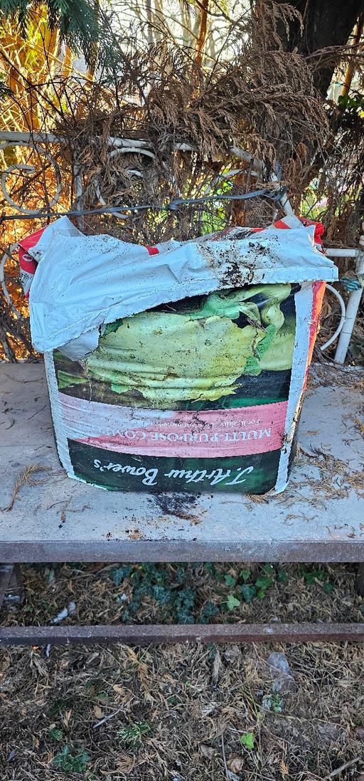 Buy & Sell Selly Oak Birmingham - Photos for COMPOST 1/2 BAG