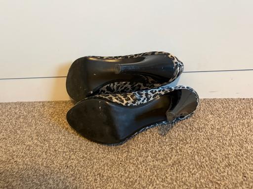 Buy & Sell Chapel House West Lancashire - Photos for Size 6