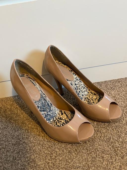 Buy & Sell Chapel House West Lancashire - Photos for Size 6