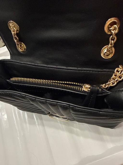 Buy & Sell Bethnal Green East London - Photos for Valentino Black Quilted Chain Shoulder Bag