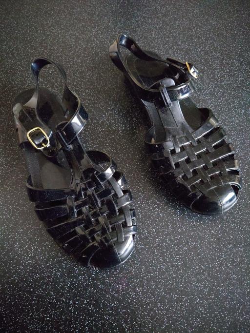 Buy & Sell Woodthorpe Charnwood - Photos for Women's black jelly sandals size 3-4