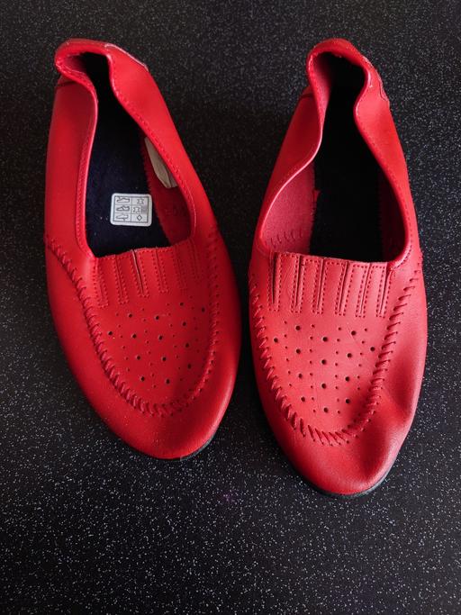 Buy & Sell Woodthorpe Charnwood - Photos for Women's red flats size 7