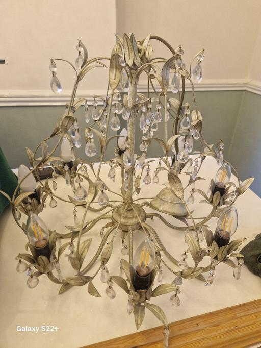 Buy & Sell Upper Holloway North London - Photos for 8 arm lavenham laura ashley chandelier