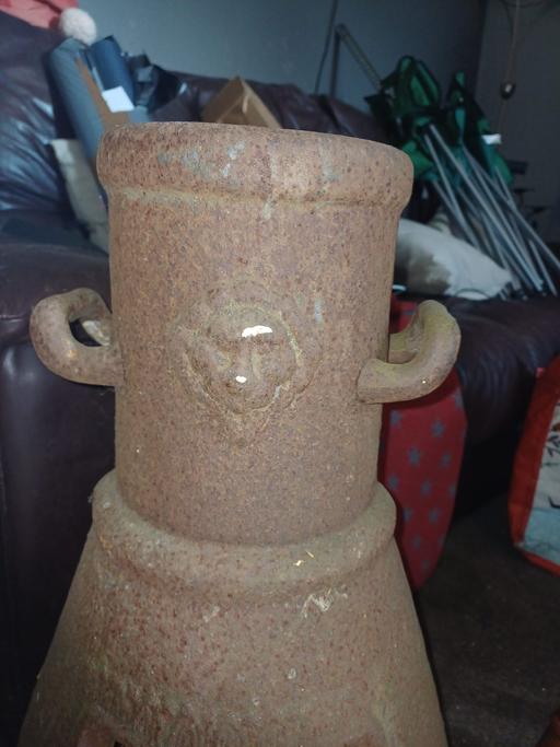 Buy & Sell Griff Nuneaton and Bedworth - Photos for 1 cast iron chimmly