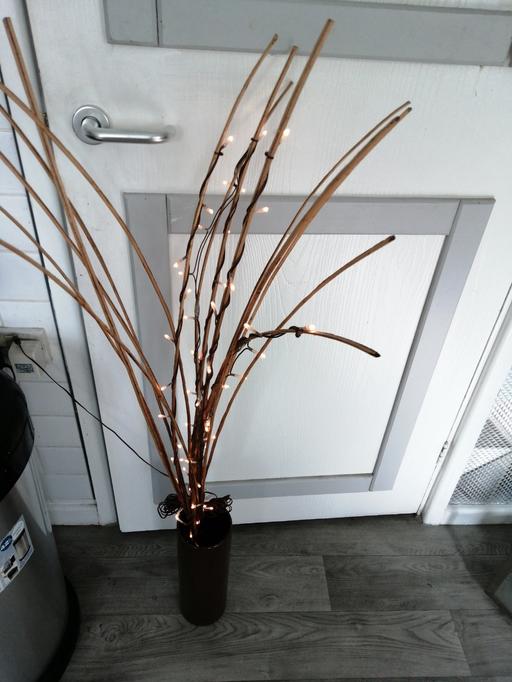 Buy & Sell Wednesfield Wolverhampton - Photos for heavy vase with light up twigs