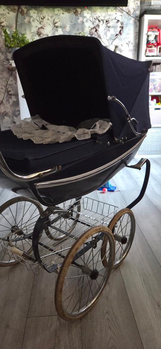 Buy & Sell Mexborough Doncaster - Photos for Dolls Silver Cross Pram, Bag & Bedding