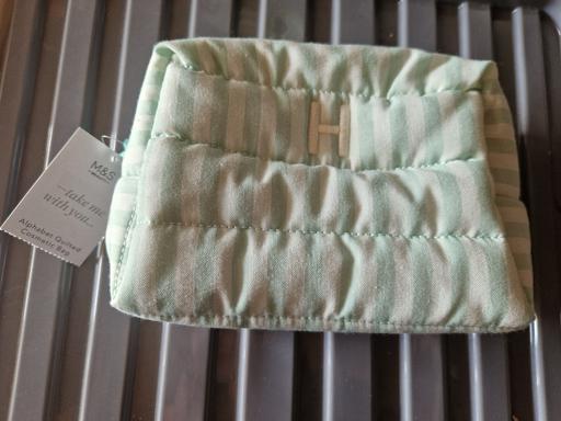 Buy & Sell Ramsgate Thanet - Photos for bn M&S H initial make up bag