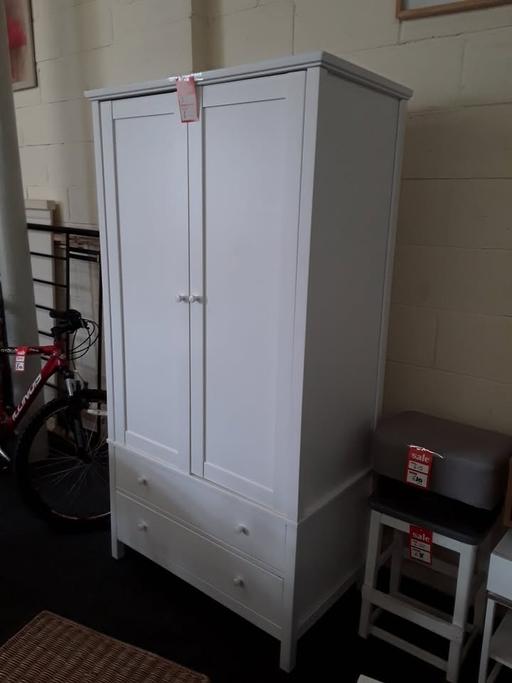 Buy & Sell Saint Pauls Trading Estate Tameside - Photos for Lovely white double wardrobe with drawers