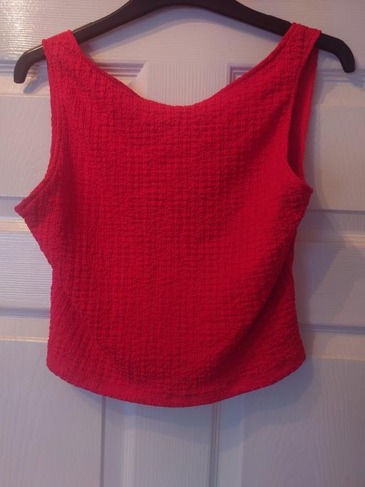 Buy & Sell Woodthorpe Charnwood - Photos for Women's red crop top size 14-16