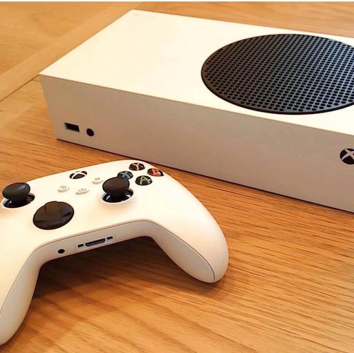 Buy & Sell Hednesford Cannock Chase - Photos for Xbox Series S , 512GB, White, 4 controllers