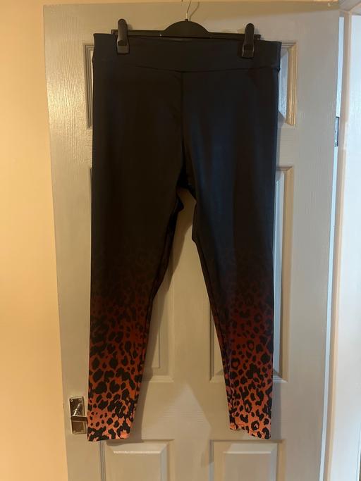 Buy & Sell Conisbrough Doncaster - Photos for Ladies size 20 stretchy black leggings print