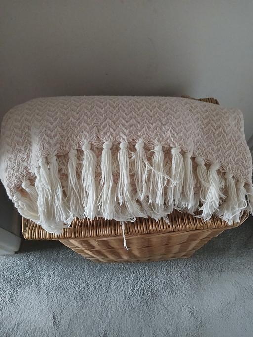 Buy & Sell Hatherton South Staffordshire - Photos for NEW LRGE THROW 8FT X 4FT 8