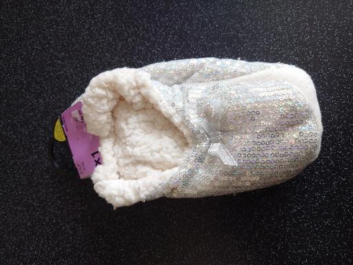 Buy & Sell Woodthorpe Charnwood - Photos for Girls silver sequinned socks size 12½-3½