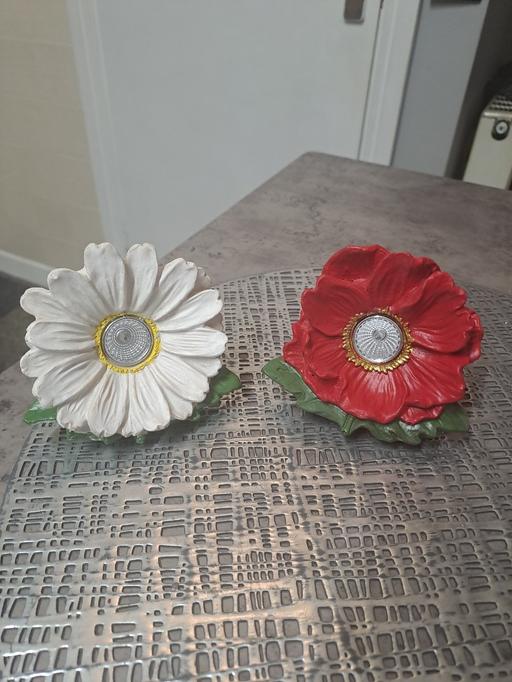 Buy & Sell Gleadless Valley Sheffield - Photos for 2 solar flowers