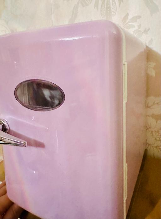 Buy & Sell Biggleswade Central Bedfordshire - Photos for Pink Cosmetic Fridge