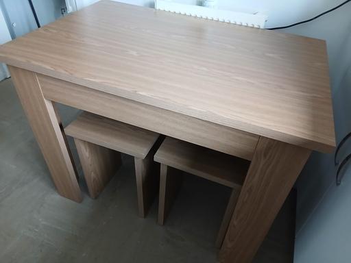 Buy & Sell Bilston Wolverhampton - Photos for dining table and chairs